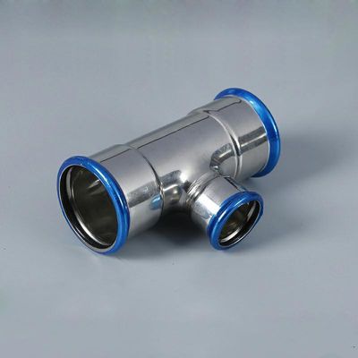 Les garnitures de moulage DN15 de presse d'acier inoxydable nickellent le type blanc montage de T
